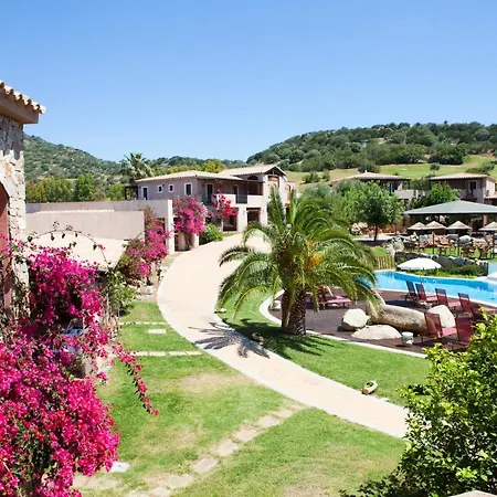 Apart-hotel S'incantu 3*