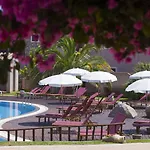Apartahotel S'incantu 3*