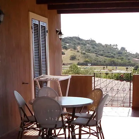 S'incantu מלון דירות 3*